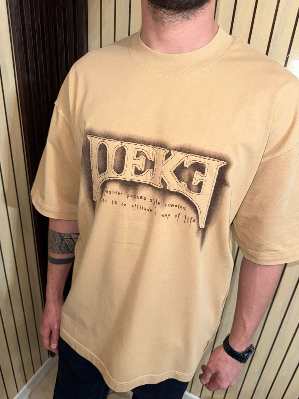 T-SHIRT STREET